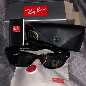 Ray-Ban Sunglasses - Wayfarer - Brand New 😎